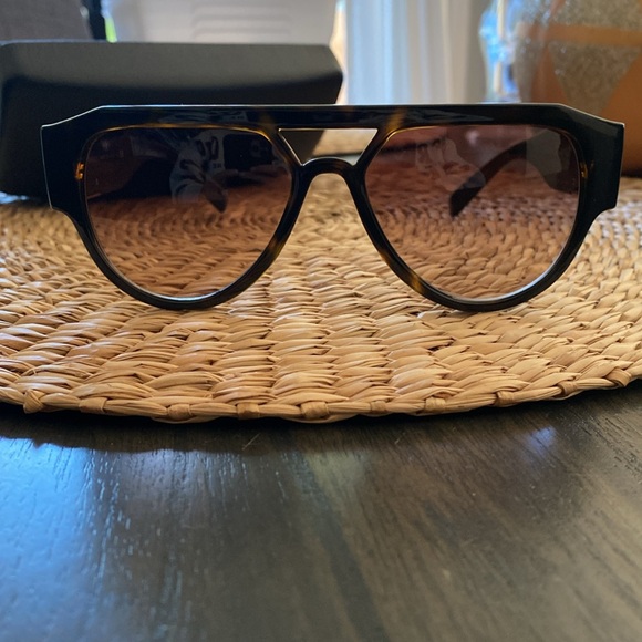 Versace aviator Sunglasses - Picture 3 of 4